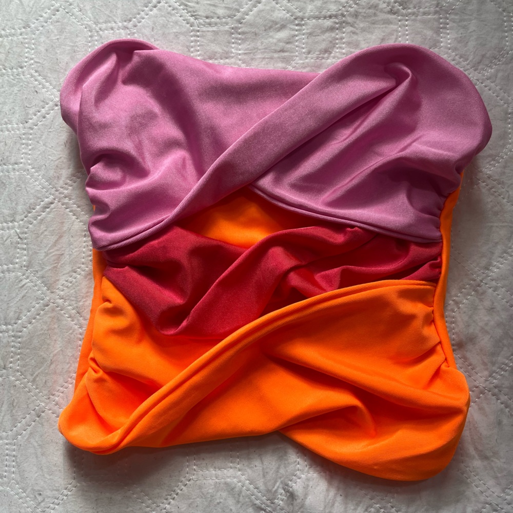 Micas twist front tube top